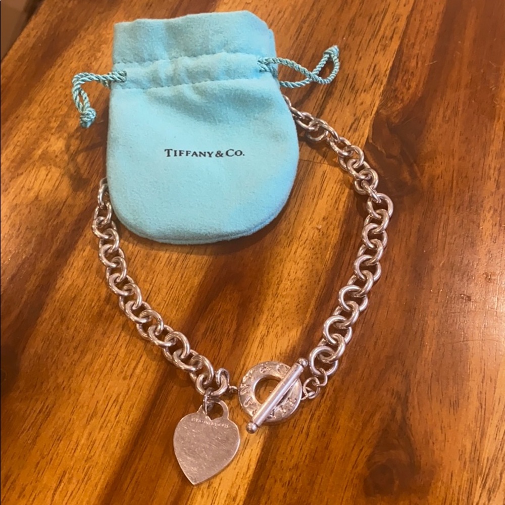Tiffany & Co. Silver Heart Toggle Chain Necklace with Tiffany Blue Pouch